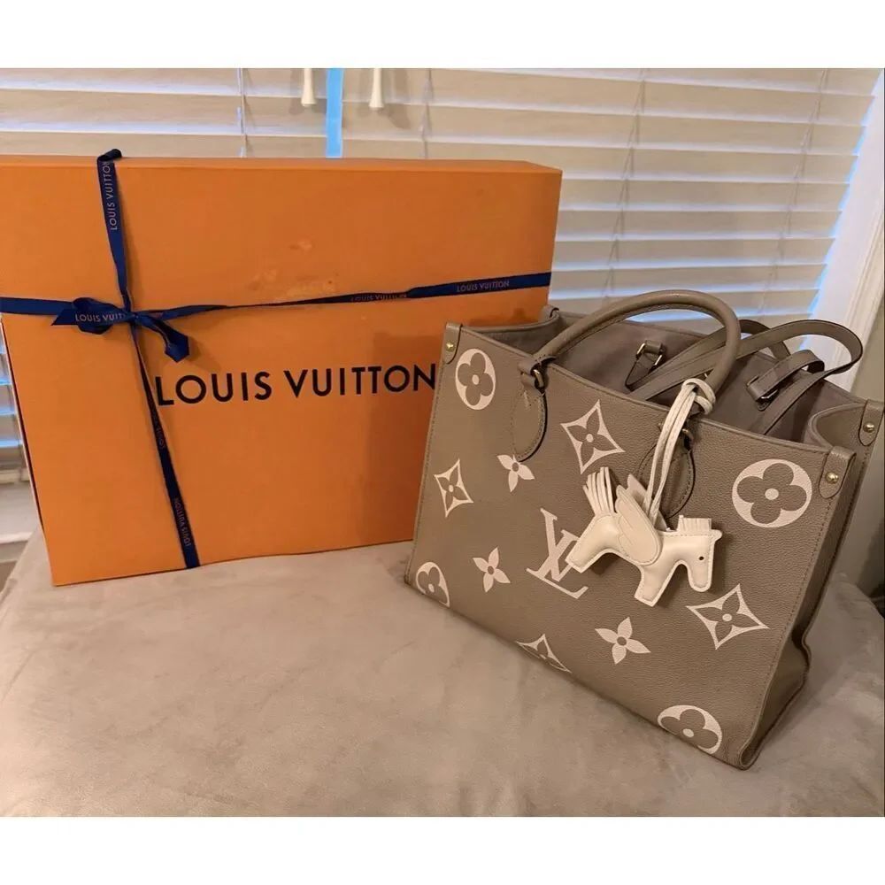 Louis Vuitton OnTheGo MM Bicolor Monogram Empreinte Leather